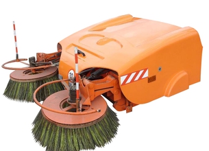 Щеточное оборудование переднее с бункером ЛТЗ-60АВ, МТЗ-50/52, МТЗ-80/82, ЮМЗ-6