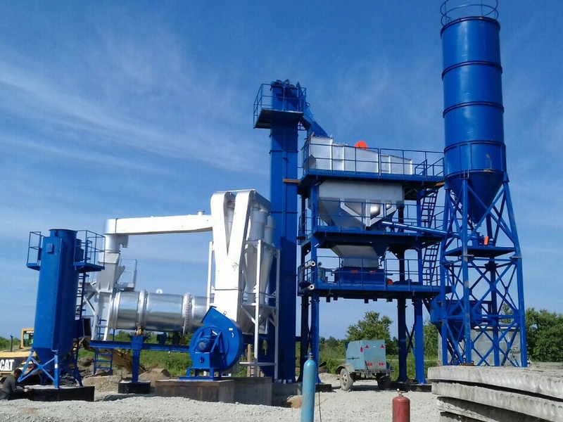 Асфальтобетонный завод монтированный на о. Сахалине в 2016 г.