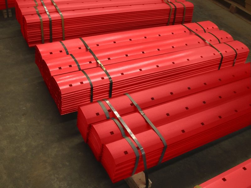 Готовая к отгрузке партия грейдерных ножей отвала